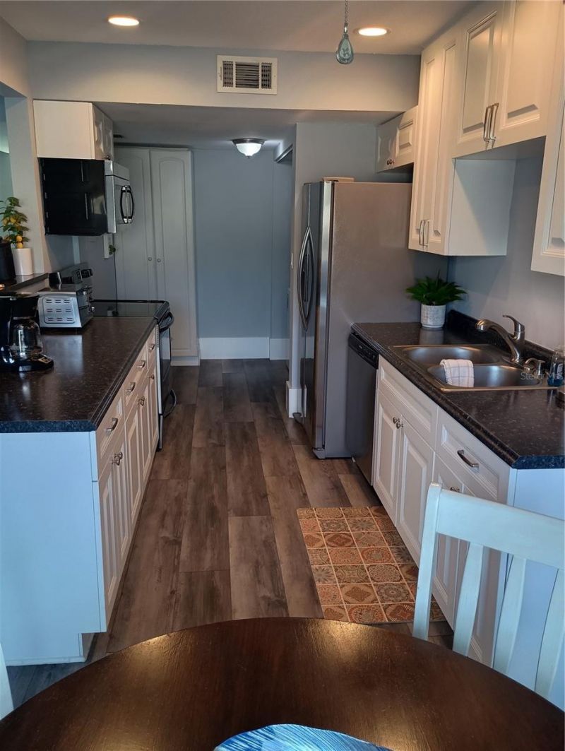 10125 Manatee Avenue W, Unit A4, Bradenton, FL 34209 Photo