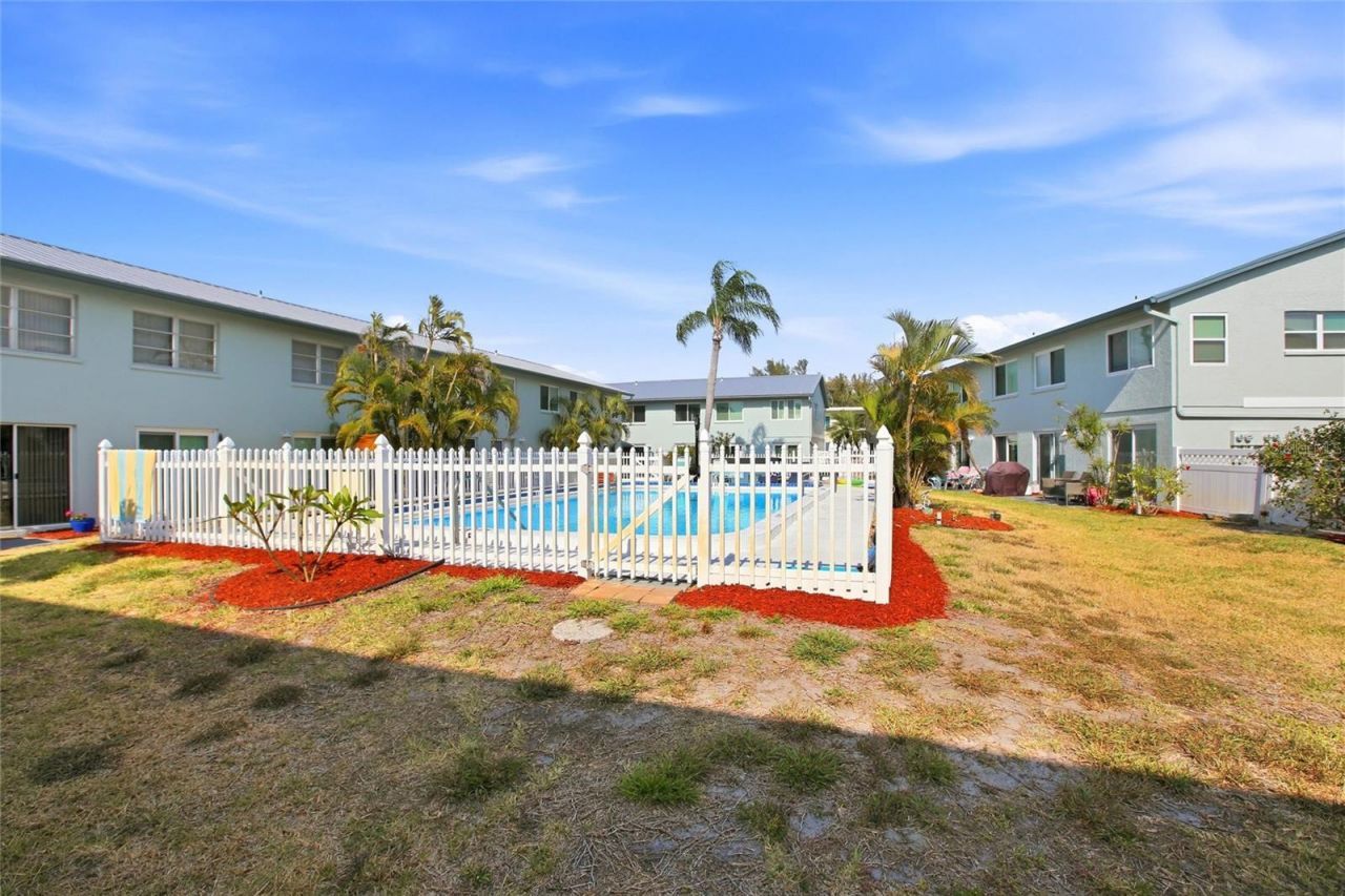10125 Manatee Avenue W, Unit A4, Bradenton, FL 34209 Photo