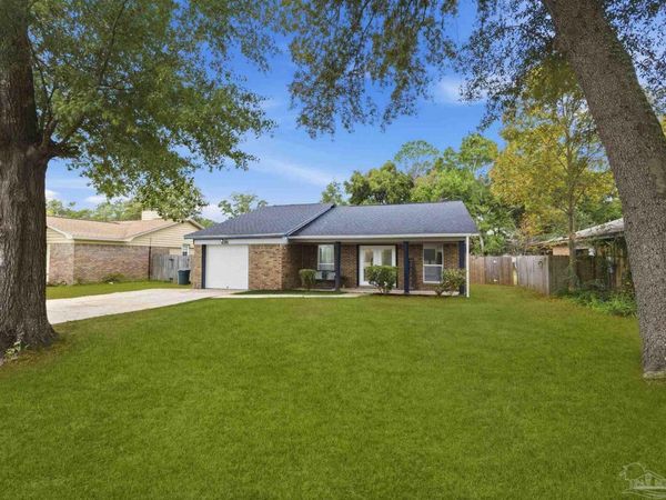 4044 Elmcrest Dr, Pensacola, FL 32504