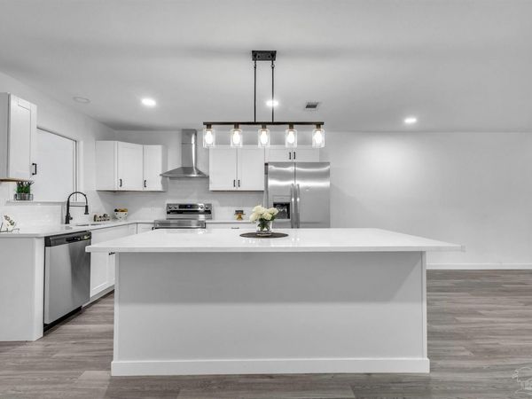 4044 Elmcrest Dr, Pensacola, FL 32504