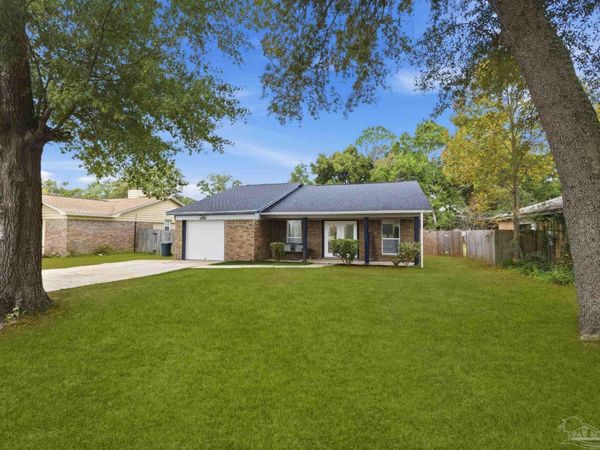 4044 Elmcrest Dr, Pensacola, FL 32504