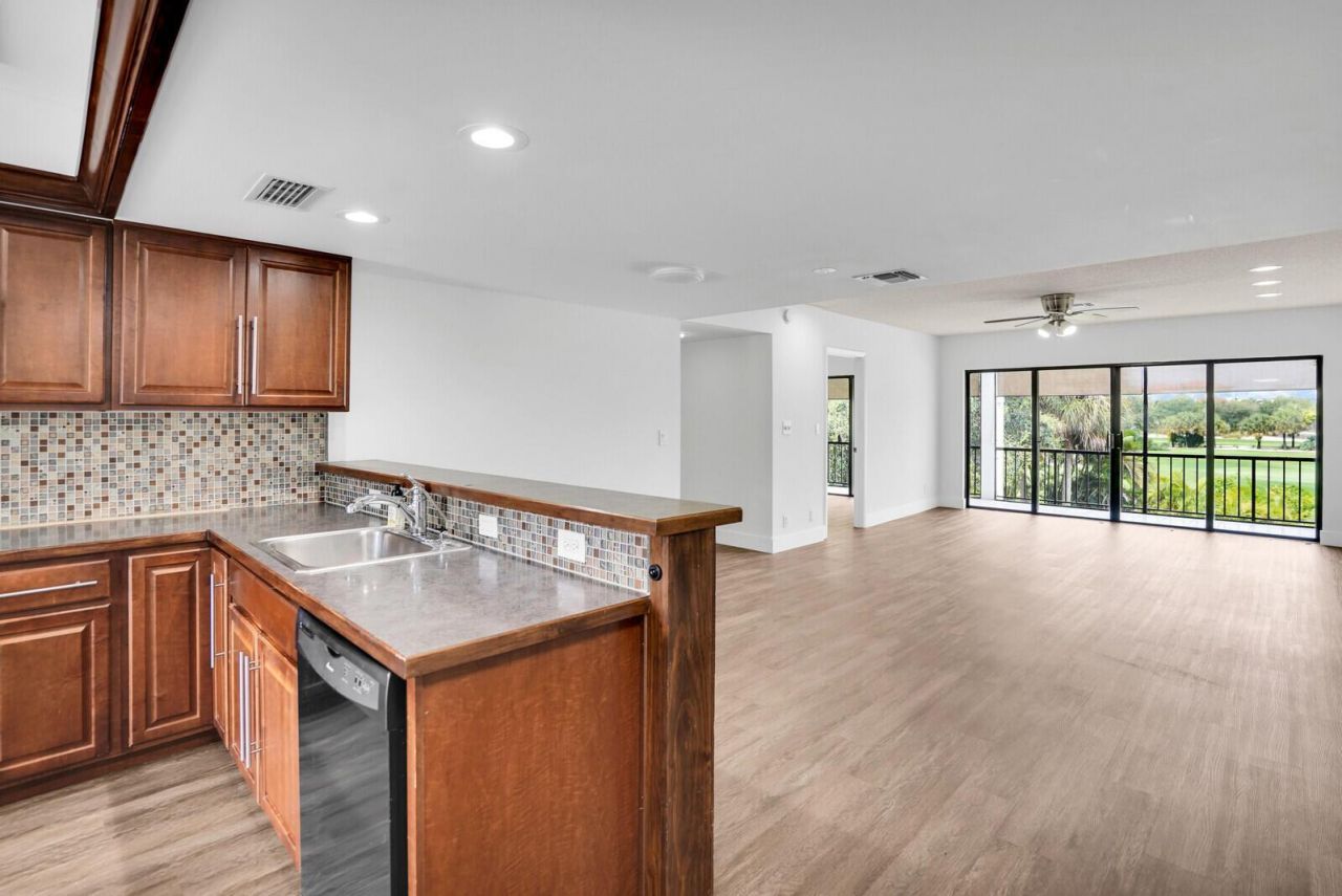 1701 Presidential Way, Unit A201, West Palm Beach, FL 33401 Photo