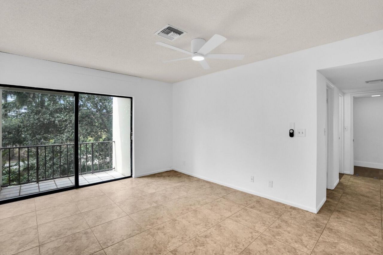 1701 Presidential Way, Unit A201, West Palm Beach, FL 33401 Photo