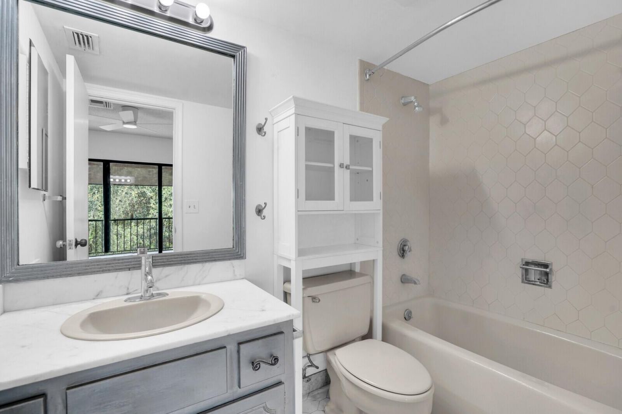 1701 Presidential Way, Unit A201, West Palm Beach, FL 33401 Photo