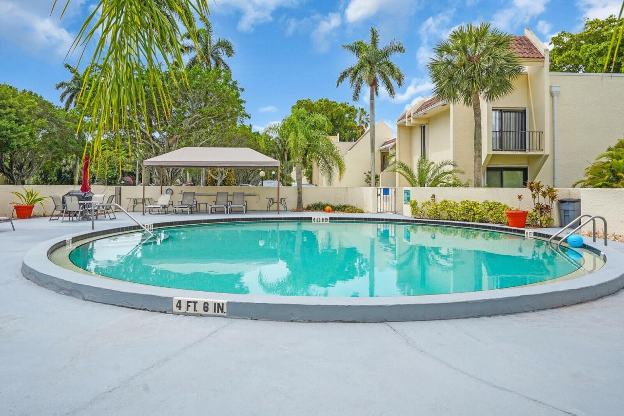 1701 Presidential Way, Unit A201, West Palm Beach, FL 33401 Photo