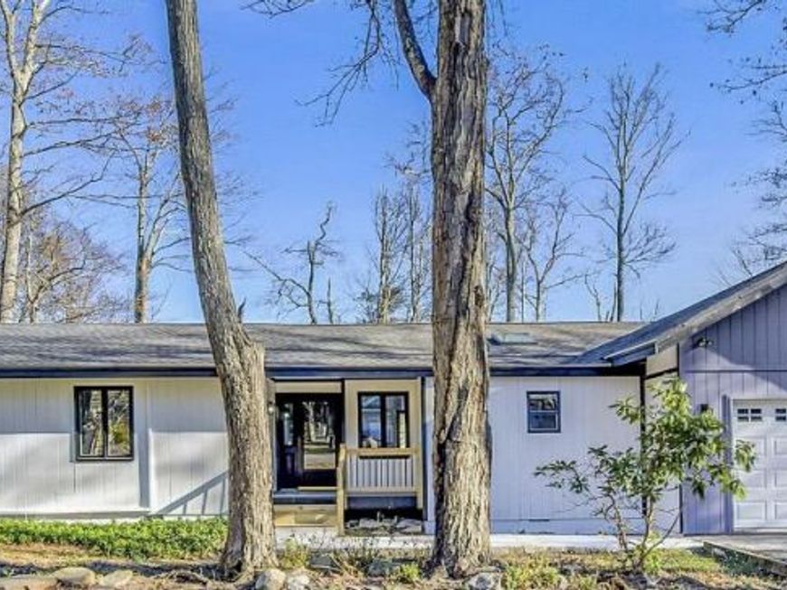 1135 Seven Nations Drive, Tobyhanna, PA 18466 Main Photo