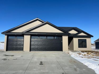 2306 Elk Run Drive SE, Pine Island, MN 55963