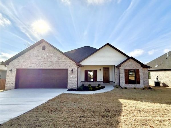 740 Powderhorn Circle, Van Buren, AR 72956