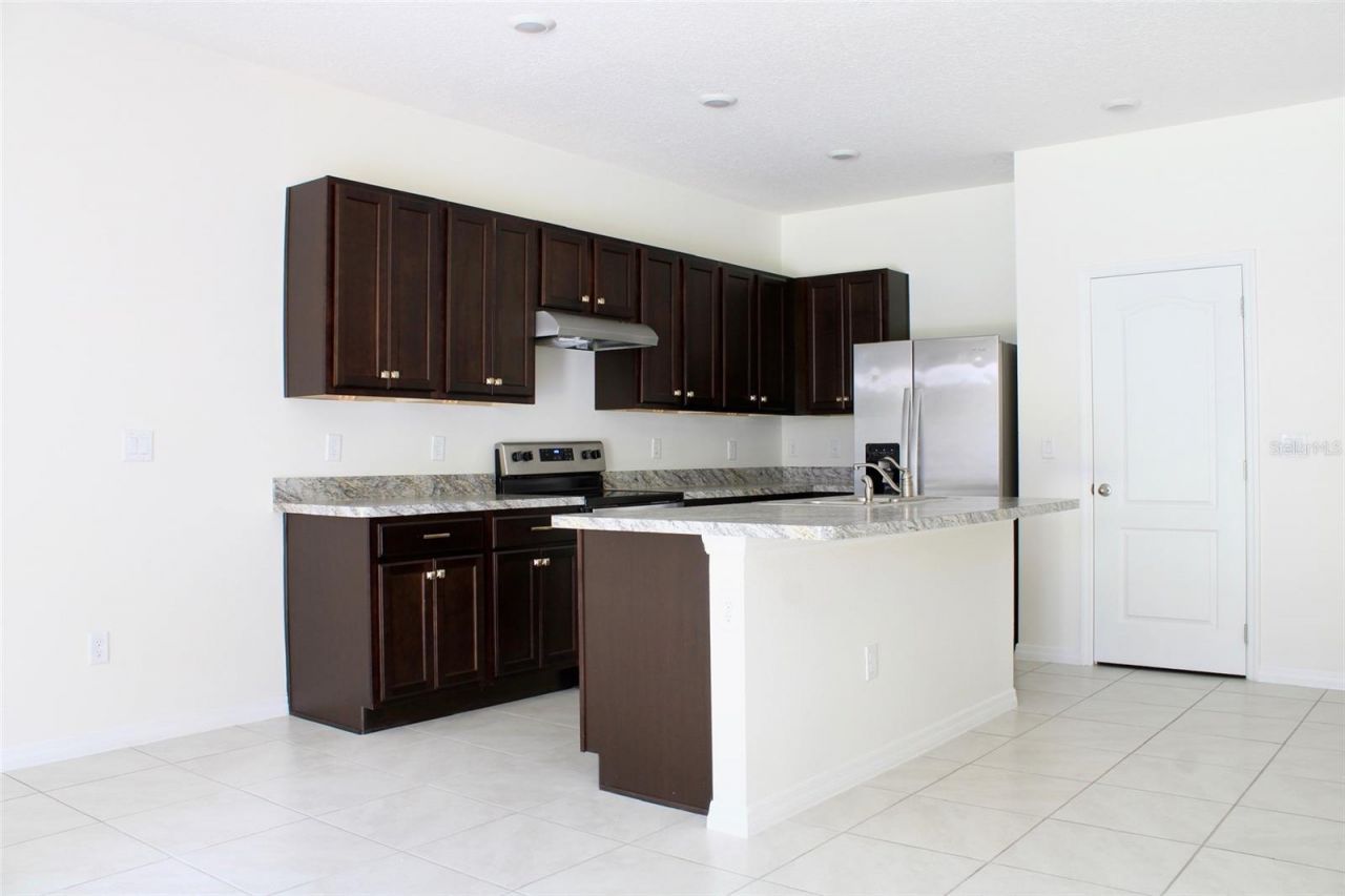 1256 Yellow Finch Drive, Davenport, FL 33837 Photo