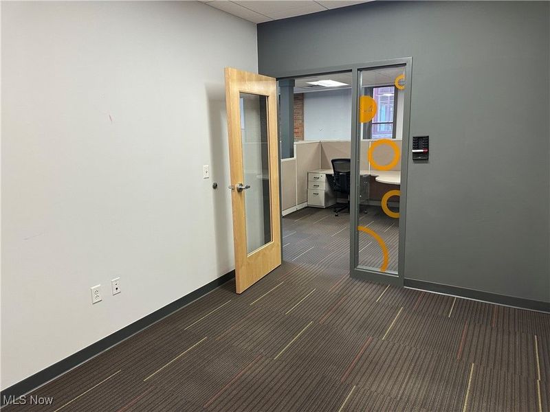 2217 E 9th Street, Unit 2nd fl, Cleveland, OH 44115 Photo 7