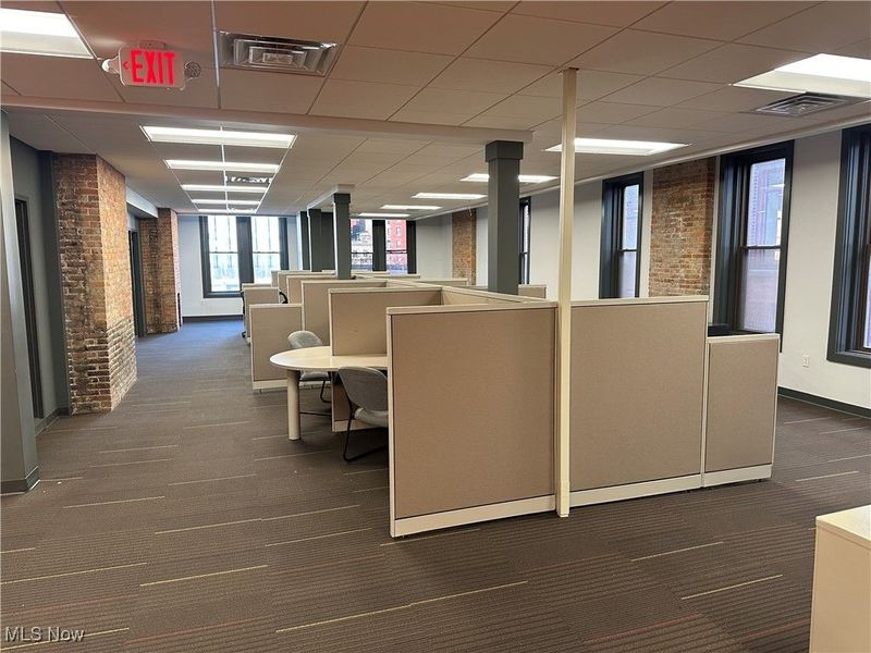 2217 E 9th Street, Unit 2nd fl, Cleveland, OH 44115 Photo 9