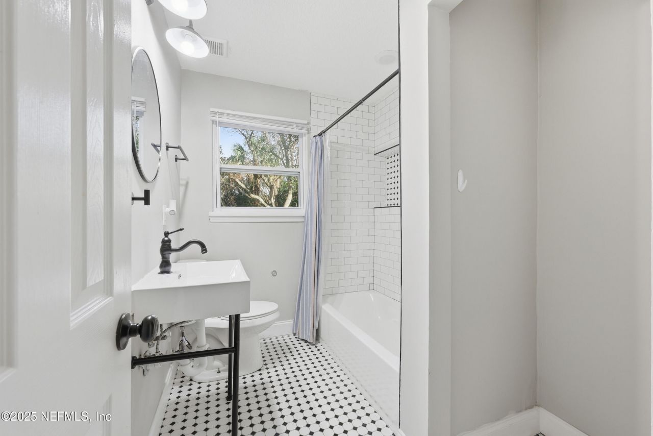 3517 Cesery Boulevard, Jacksonville, FL 32277 Photo