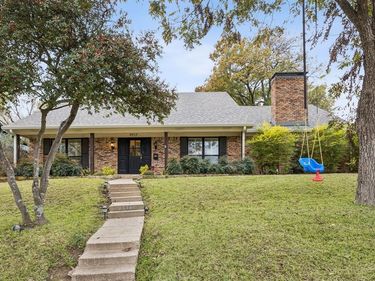 9717 Ravensway Drive, Dallas, TX 75238