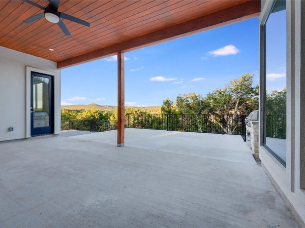 8009 Flintlock CIR, Lago Vista, TX 78645