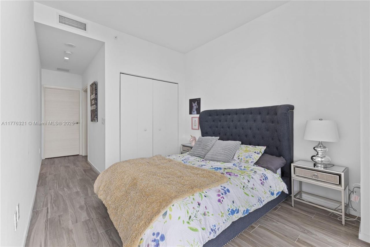 801 S Miami Ave, Unit 5209, Miami, FL 33130 Photo