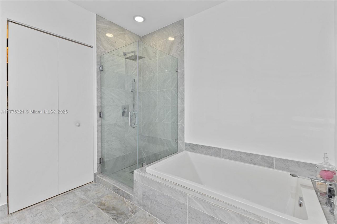 801 S Miami Ave, Unit 5209, Miami, FL 33130 Photo