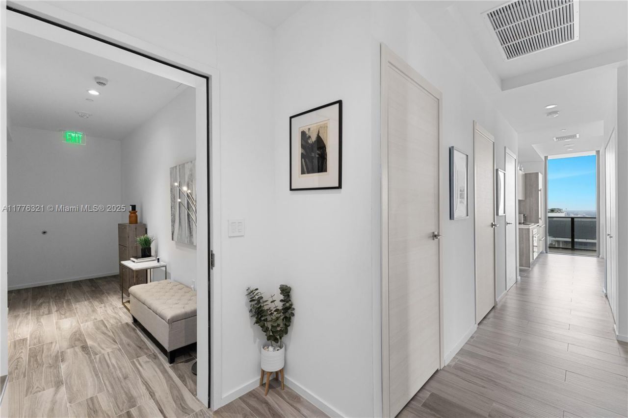 801 S Miami Ave, Unit 5209, Miami, FL 33130 Photo