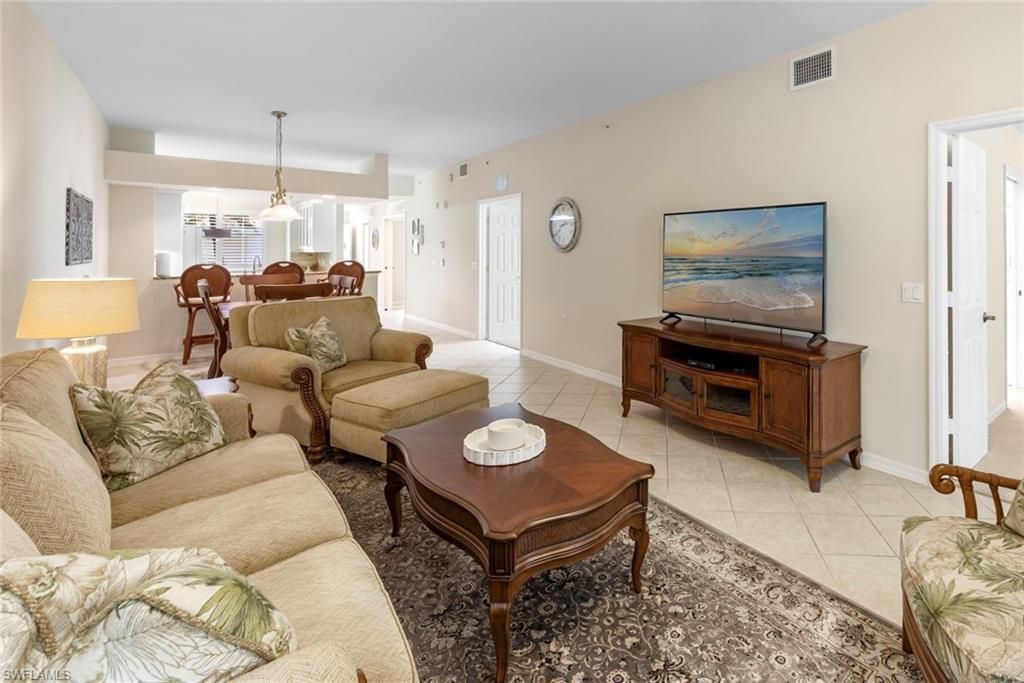 2370 Hidden Lake Ct, Unit 8301, Naples, FL 34112 Photo