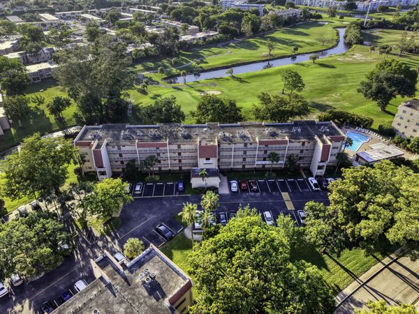 1035 Country Club Drive, Unit 407, Margate, FL 33063