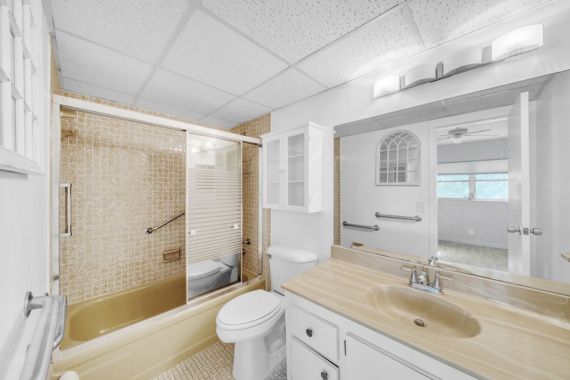 1035 Country Club Drive, Unit 407, Margate, FL 33063 Photo