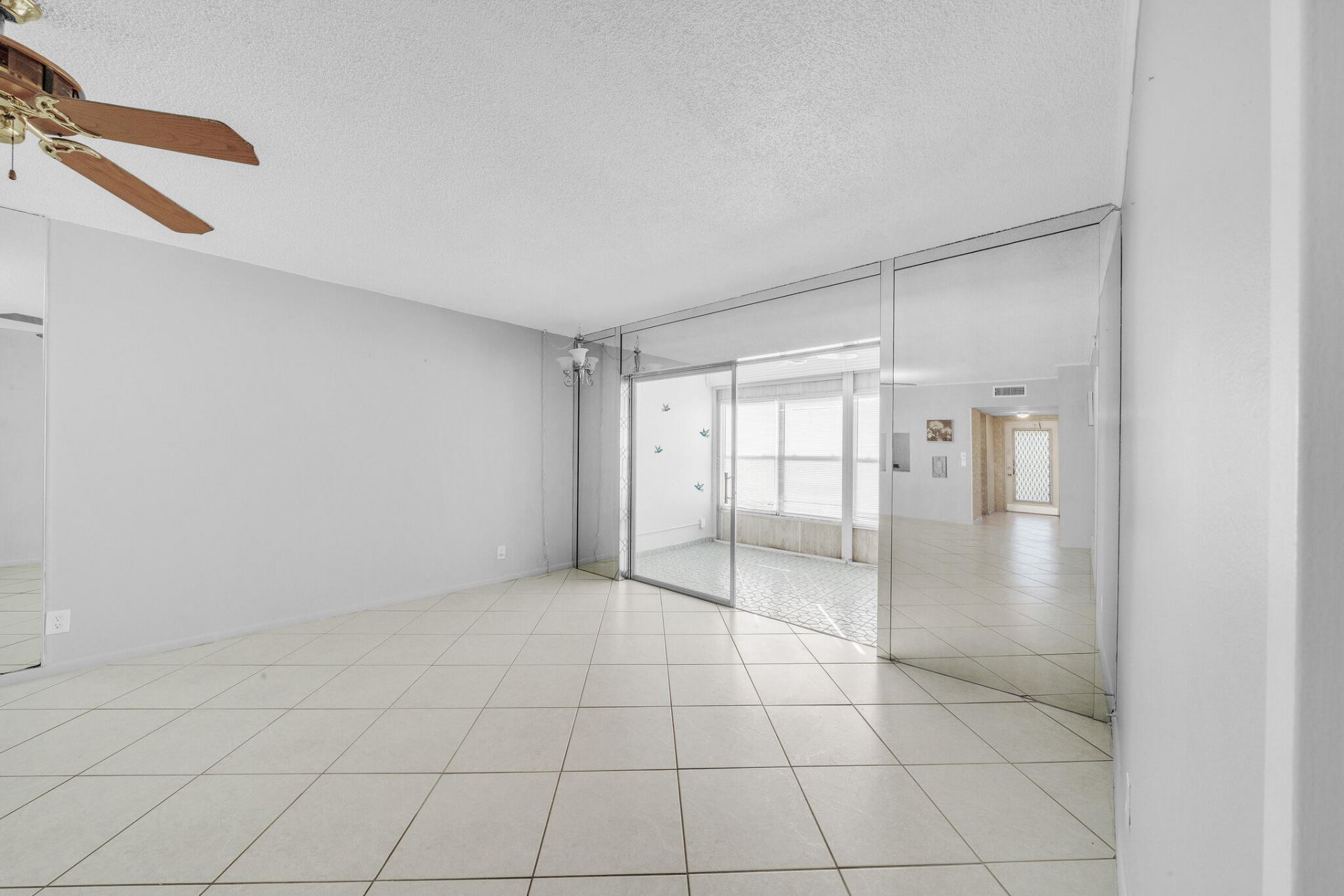 1035 Country Club Drive, Unit 407, Margate, FL 33063 Photo