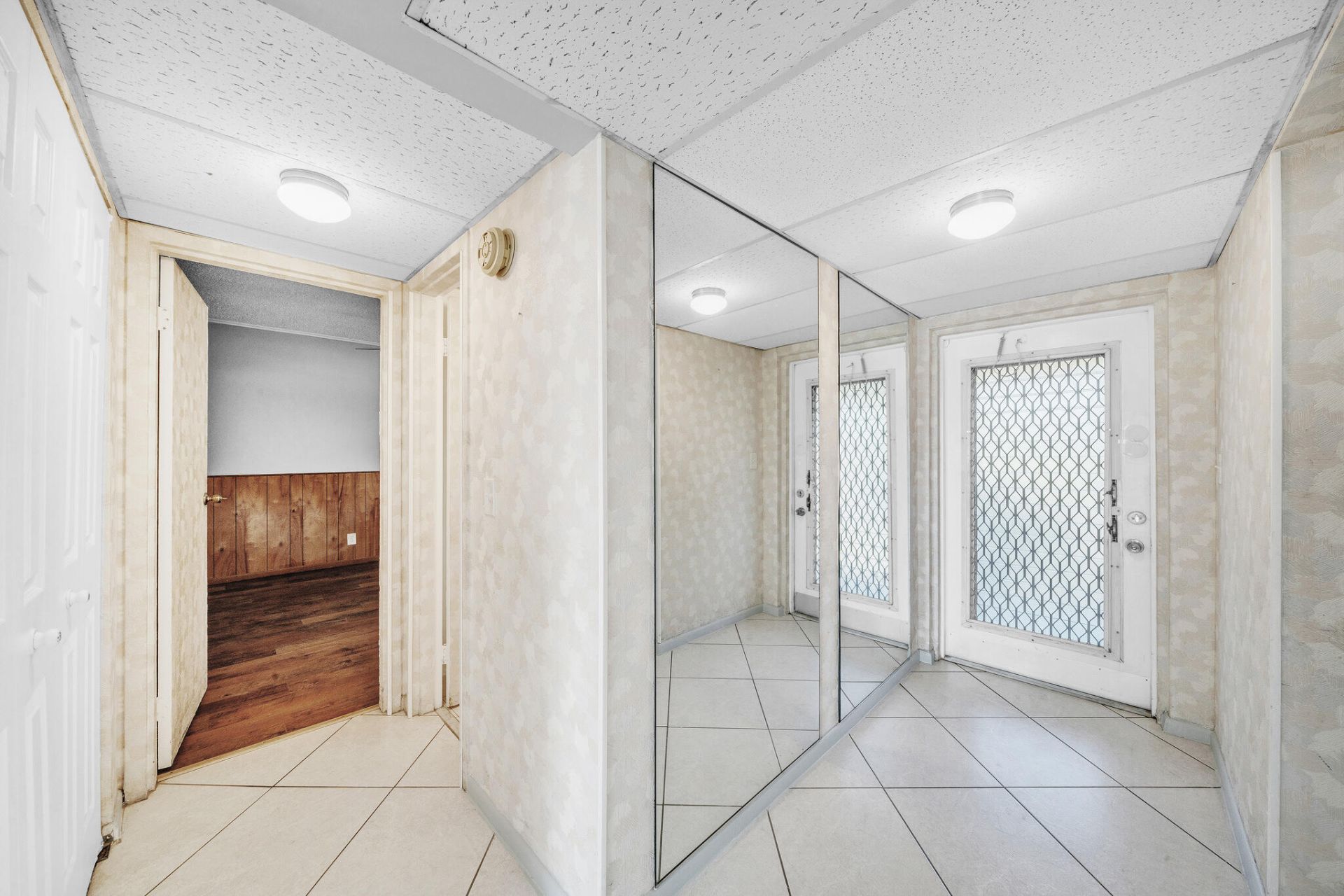1035 Country Club Drive, Unit 407, Margate, FL 33063 Photo