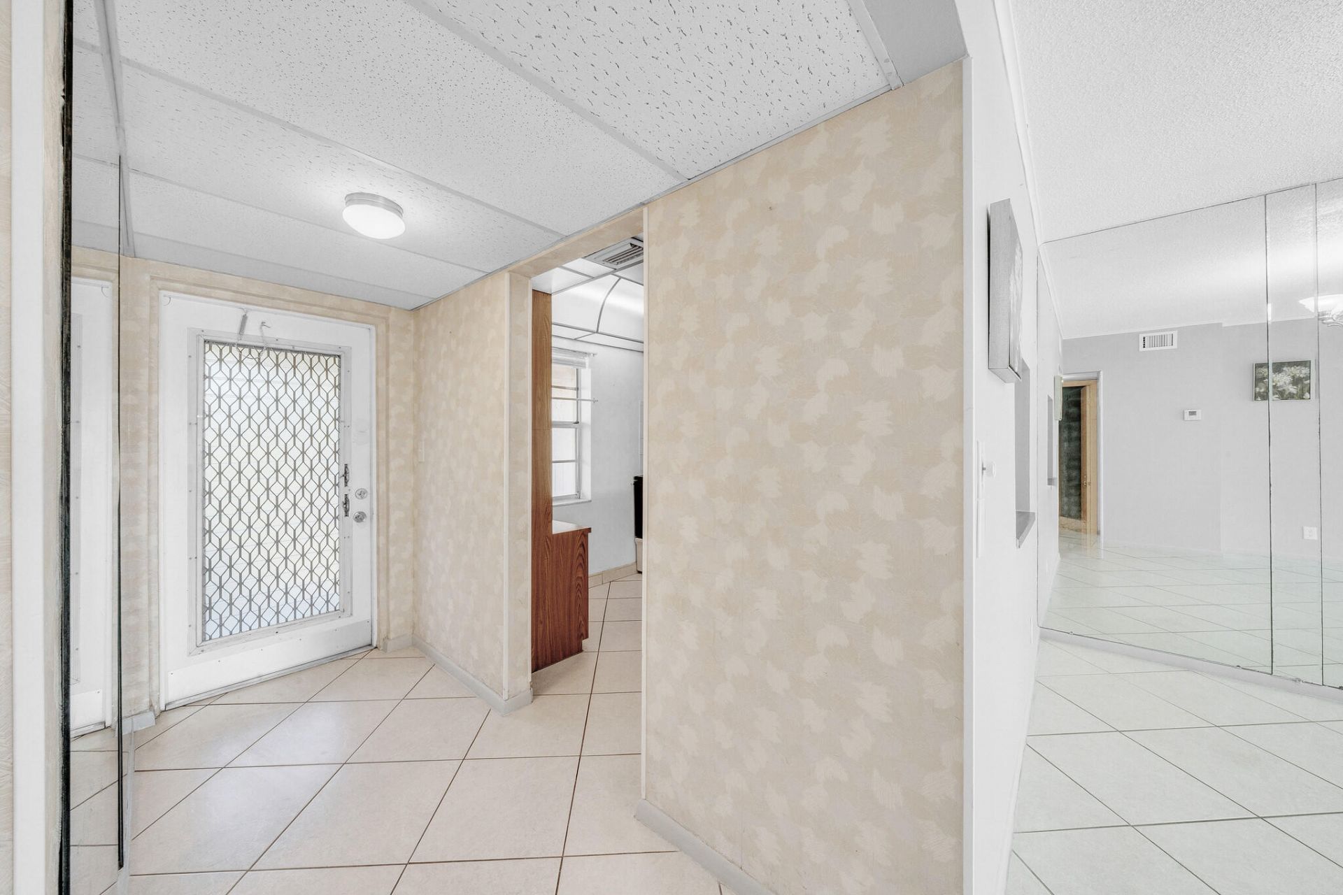 1035 Country Club Drive, Unit 407, Margate, FL 33063 Photo