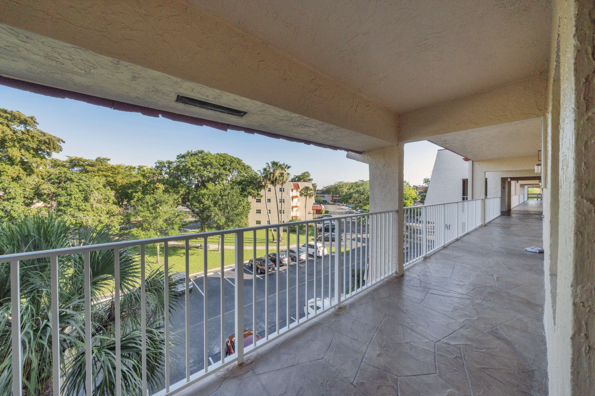 1035 Country Club Drive, Unit 407, Margate, FL 33063 Photo