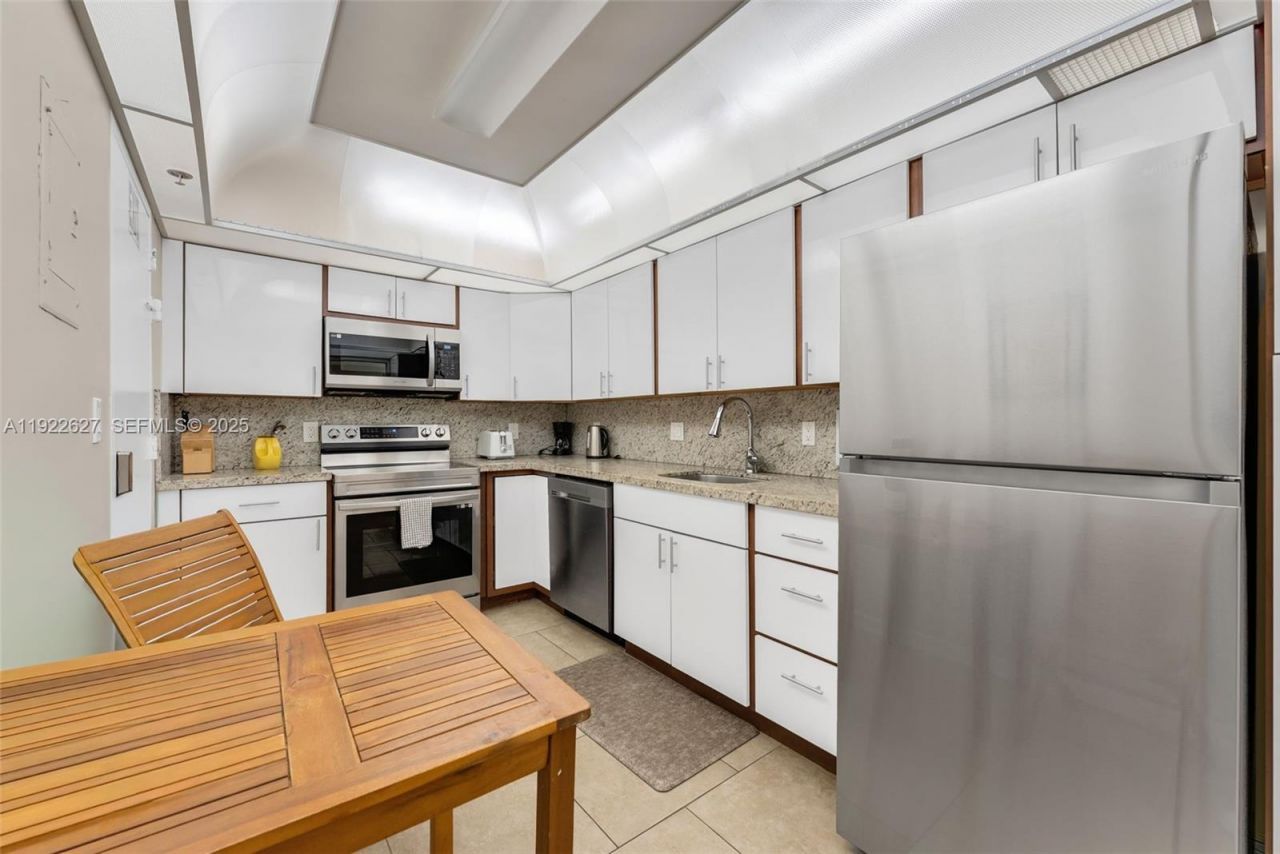 3801 S Ocean Dr, Unit 7V, Hollywood, FL 33019 Photo