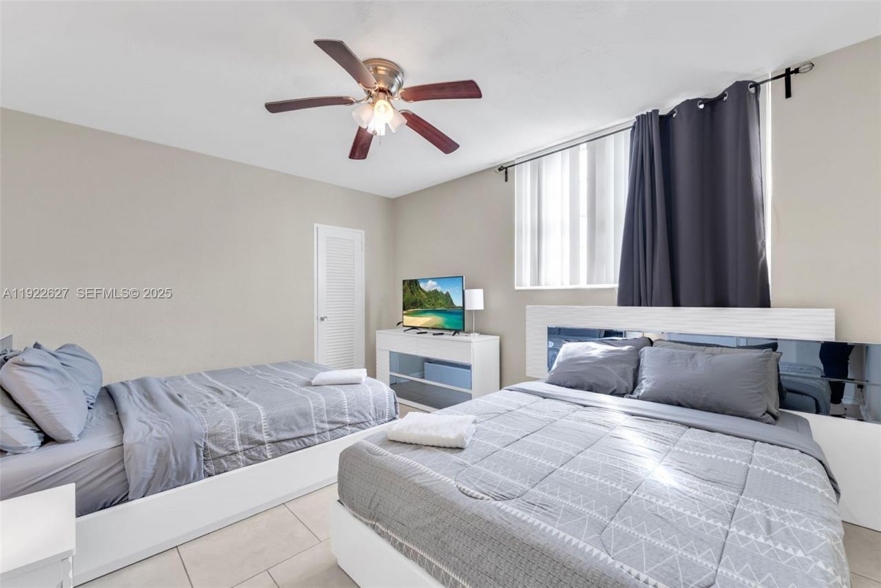 3801 S Ocean Dr, Unit 7V, Hollywood, FL 33019 Photo