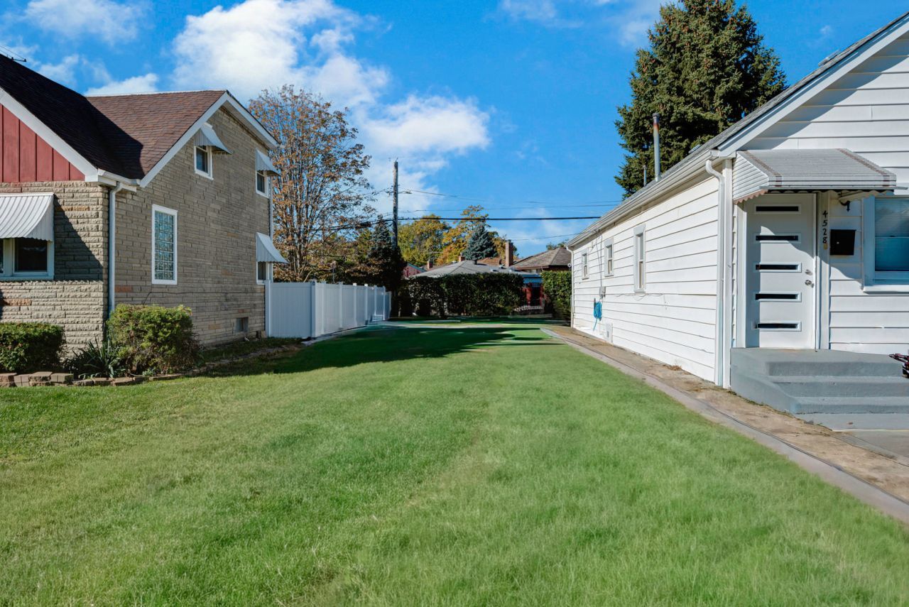 4520 N Narragansett Avenue, Harwood Heights, IL 60706 Main Photo