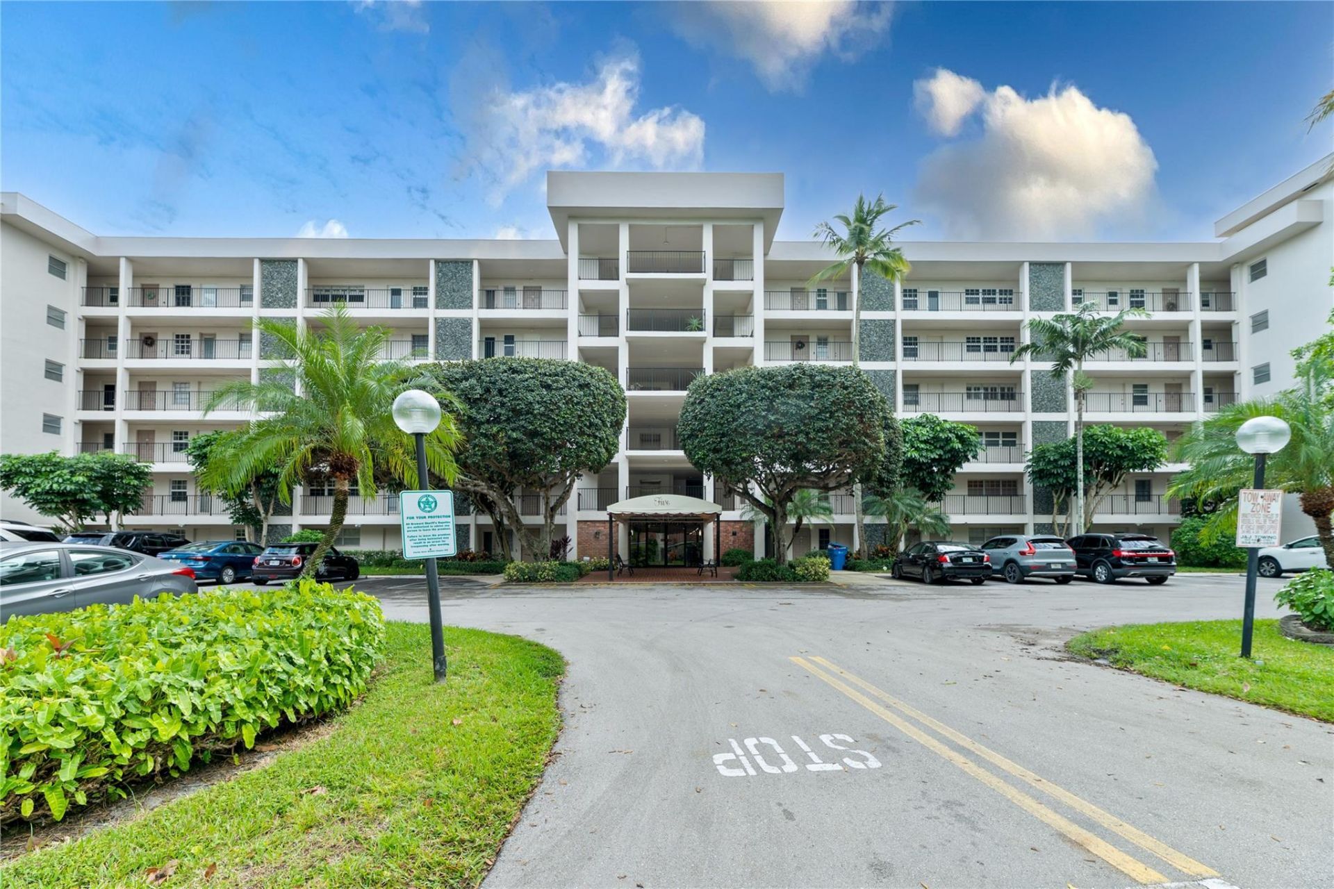 2950 N Palm Aire Drive, Unit 401, Pompano Beach, FL 33069 Photo