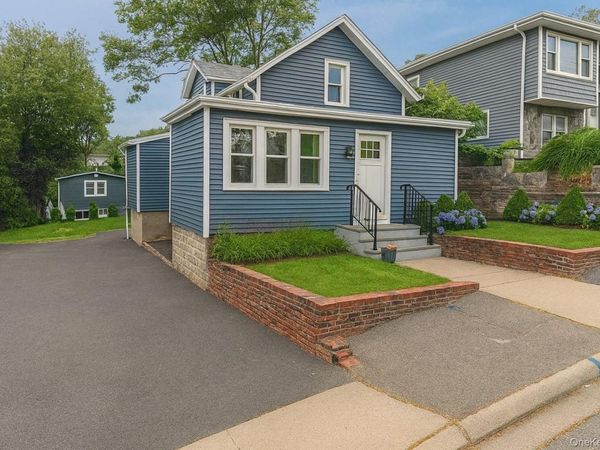 14 Maple Street, Glenwood Landing, NY 11547