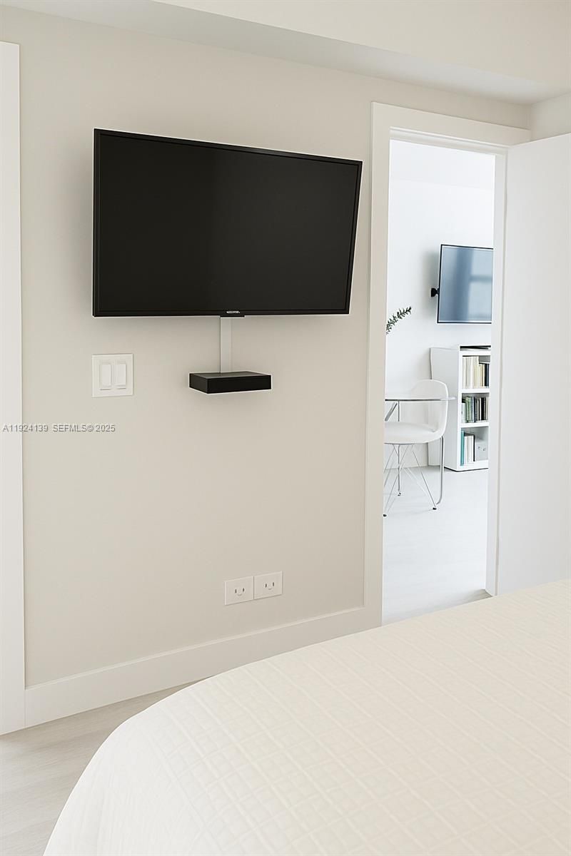 2301 Collins Ave, Unit 636, Miami Beach, FL 33139 Photo