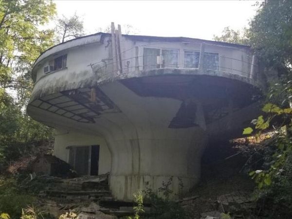 23360 Glencreek Drive, Farmington Hills, MI 48336