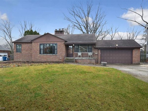 21775 Hillsdale Avenue, Cleveland, OH 44126