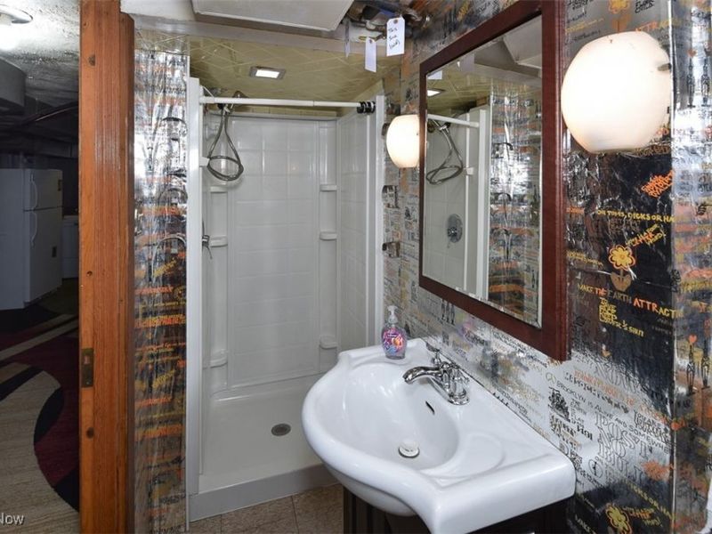 21775 Hillsdale Avenue, Cleveland, OH 44126 Photo 31