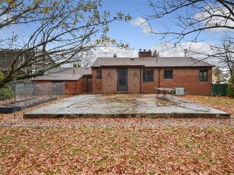 21775 Hillsdale Avenue, Cleveland, OH 44126 Photo 34