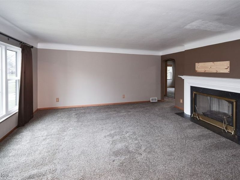 21775 Hillsdale Avenue, Cleveland, OH 44126 Photo 5