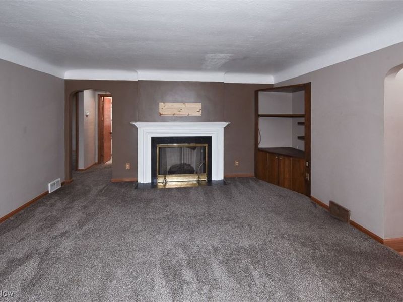 21775 Hillsdale Avenue, Cleveland, OH 44126 Photo 6