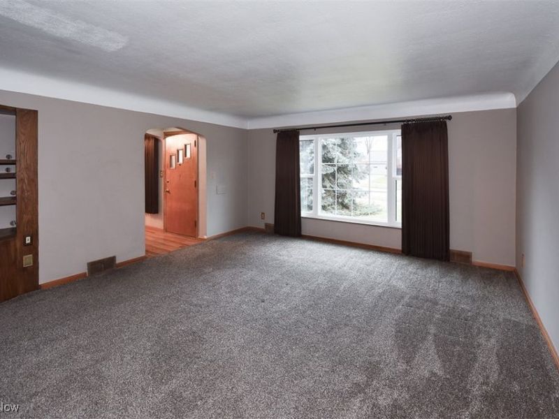 21775 Hillsdale Avenue, Cleveland, OH 44126 Photo 8