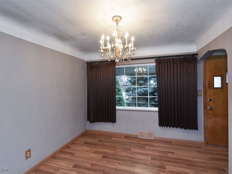 21775 Hillsdale Avenue, Cleveland, OH 44126 Photo 9