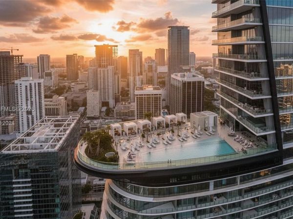 300 Biscayne Blvd Way, Unit 4201, Miami, FL 33131