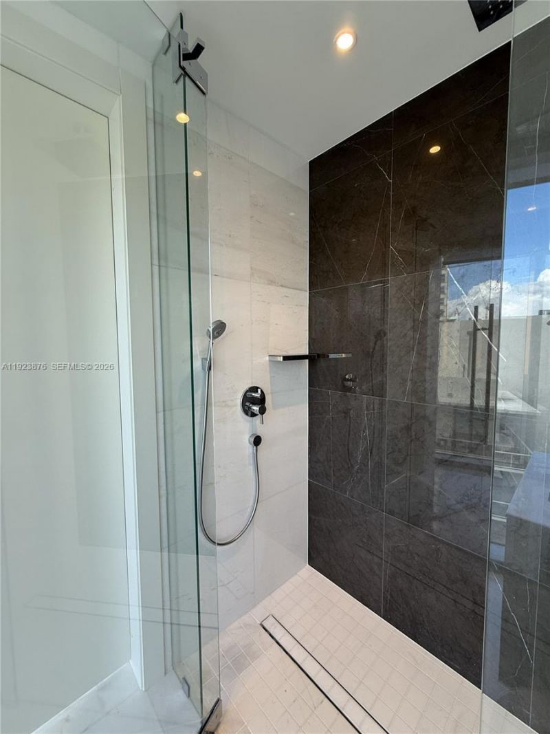 300 Biscayne Blvd Way, Unit 4201, Miami, FL 33131 Photo