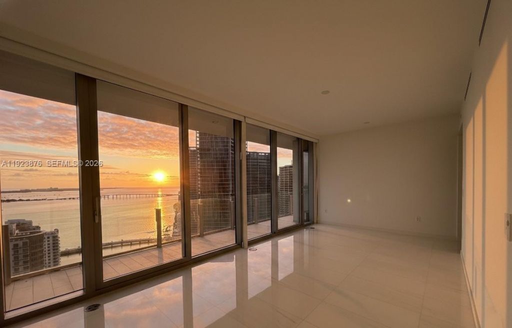 300 Biscayne Blvd Way, Unit 4201, Miami, FL 33131 Photo