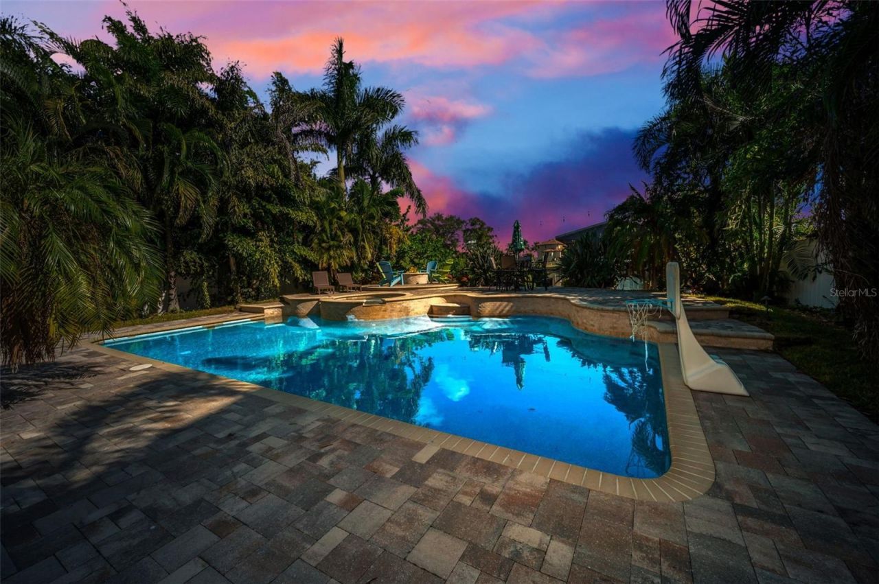 110 Carlyle Circle, Palm Harbor, FL 34683 Photo