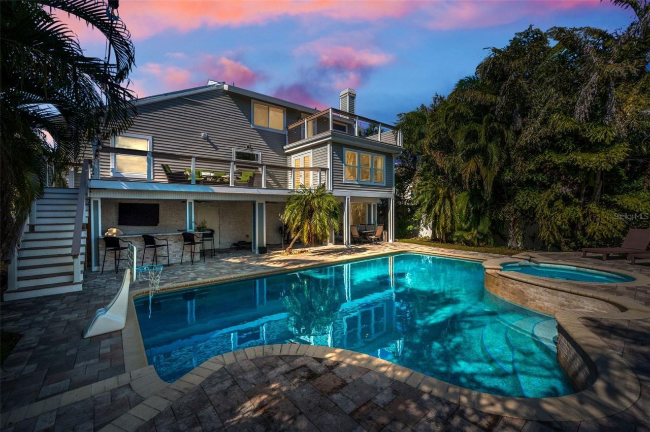 110 Carlyle Circle, Palm Harbor, FL 34683 Photo