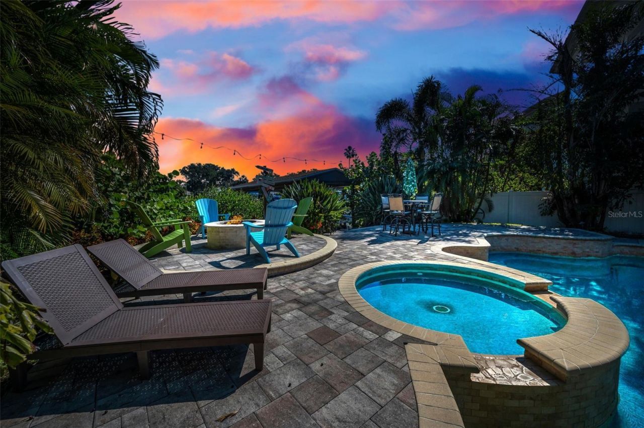 110 Carlyle Circle, Palm Harbor, FL 34683 Photo