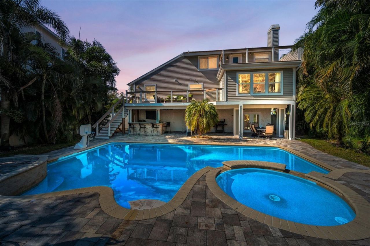 110 Carlyle Circle, Palm Harbor, FL 34683 Photo