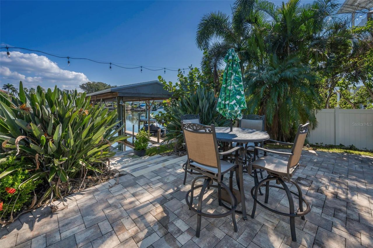 110 Carlyle Circle, Palm Harbor, FL 34683 Photo